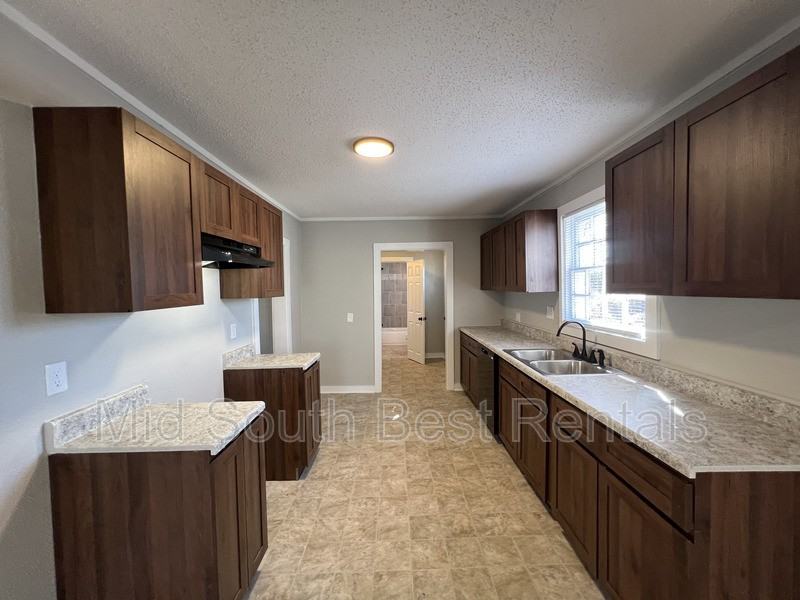 3097 Linda Dr - Photo 3 of 12