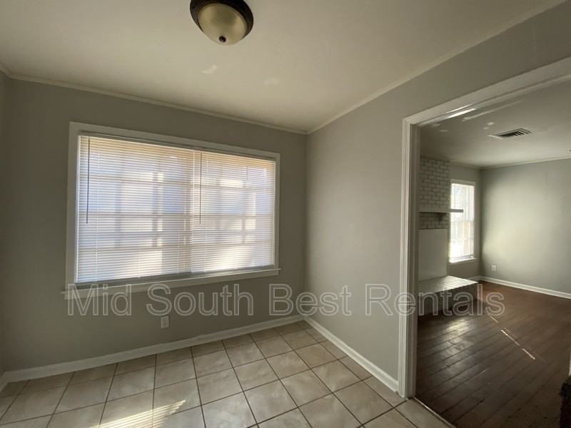 2996 Elgin Dr - Photo 3 of 18