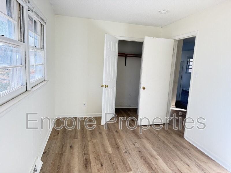 1502 Larson St - Photo 6 of 14