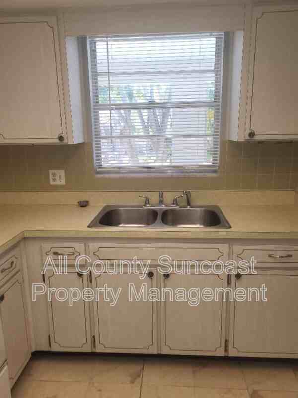 3467 33rd Ave N - Photo 4 of 10