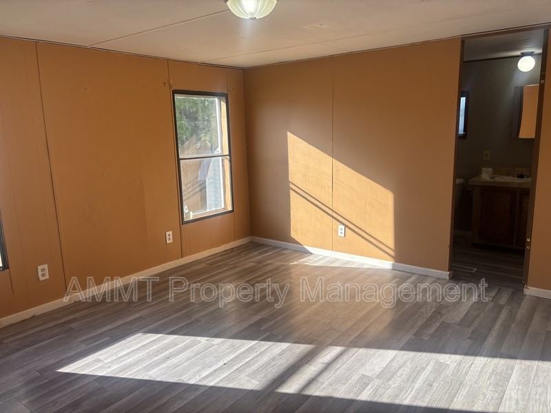 1528 Apache Dr - Photo 4 of 8