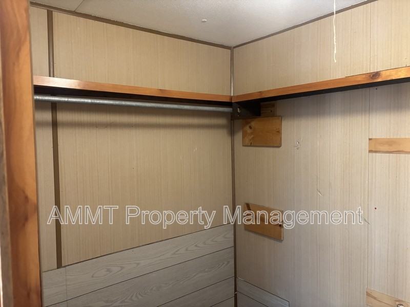 1528 Apache Dr - Photo 6 of 8