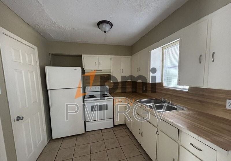 1608 Norma Ln #7 - Photo 2 of 10