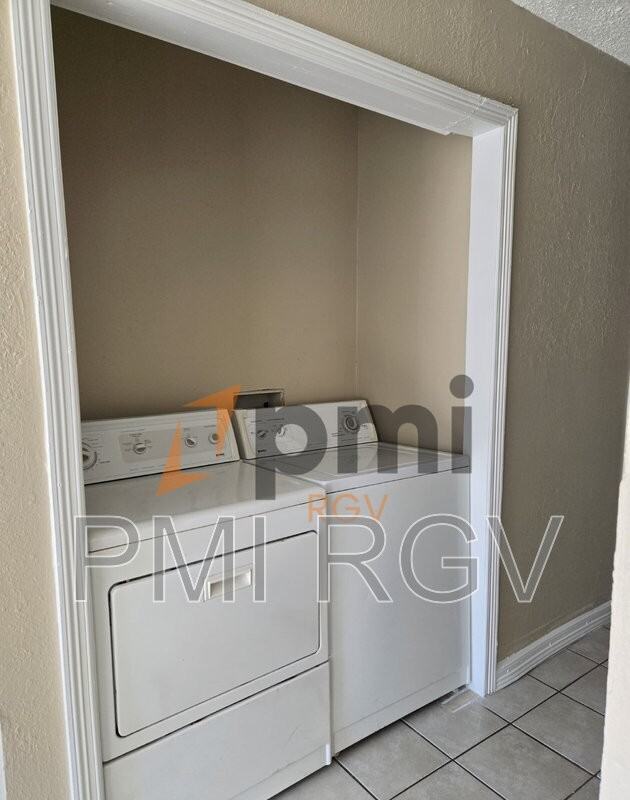 2912 N 29th Ln #2 - Photo 3 of 13