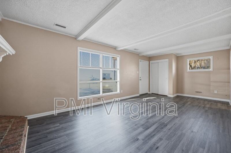 3119 Joseph Ave - Photo 3 of 29