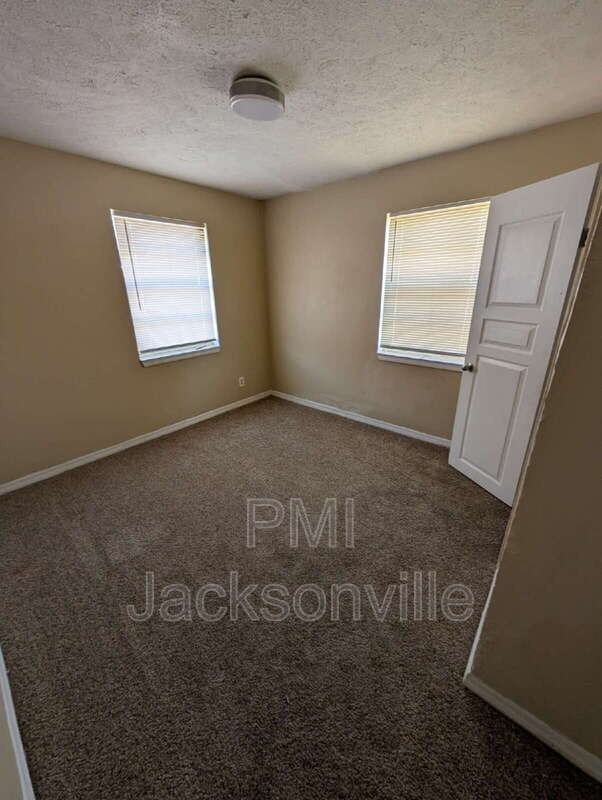 4139 Fairfax St - Photo 4 of 20