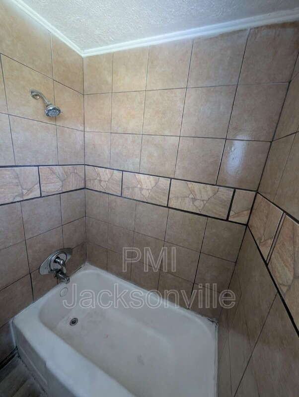 4139 Fairfax St - Photo 7 of 20