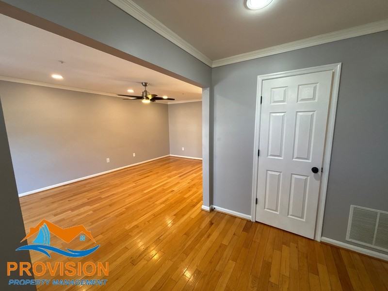 2021 Compton Ct - Photo 2 of 33