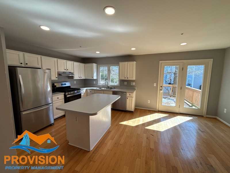 2021 Compton Ct - Photo 7 of 33