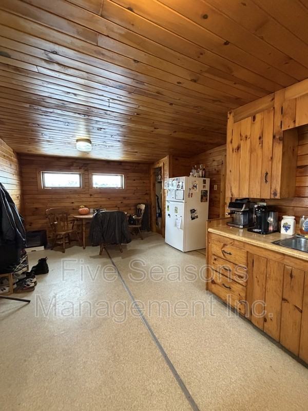 68 N Union St - Photo 4 of 19