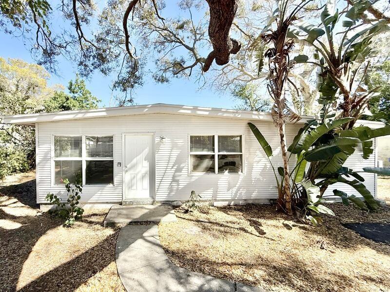 7111 Onyx Dr N - Photo 2 of 50