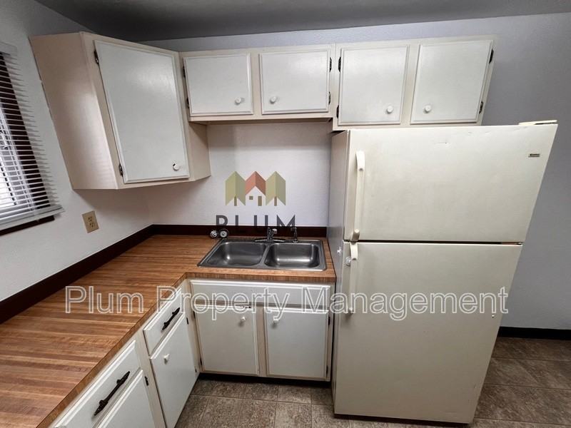 2010 S 8th St W #D - Photo 4 of 14