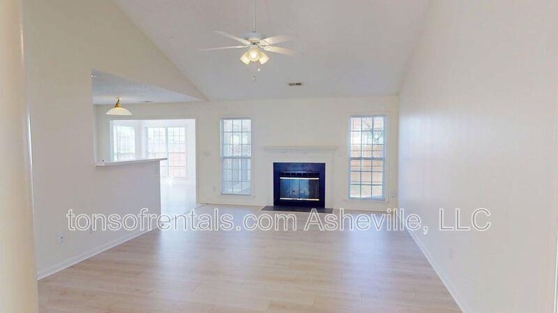 342 Meadow Pathway Dr - Photo 4 of 25