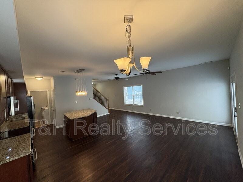 2030 N College Ave - Photo 5 of 23