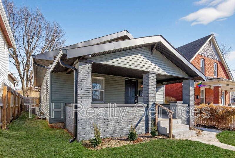 1831 Olive St - Photo 3 of 29