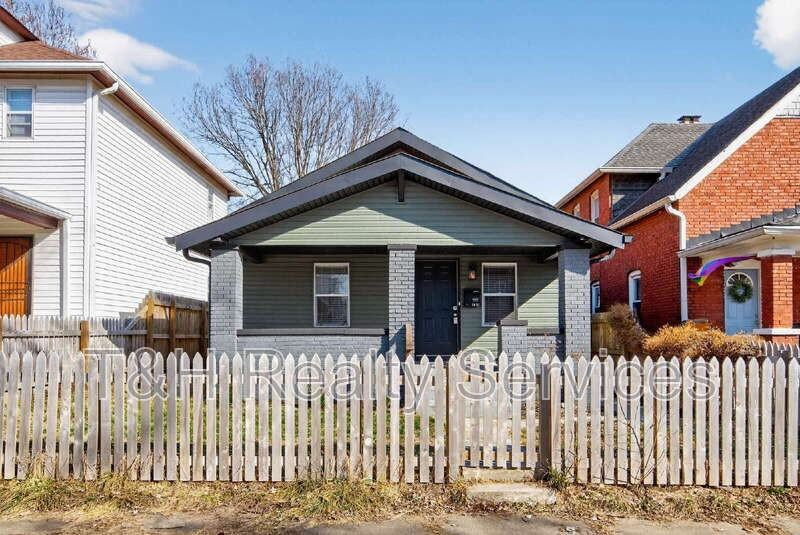 1831 Olive St - Photo 4 of 29