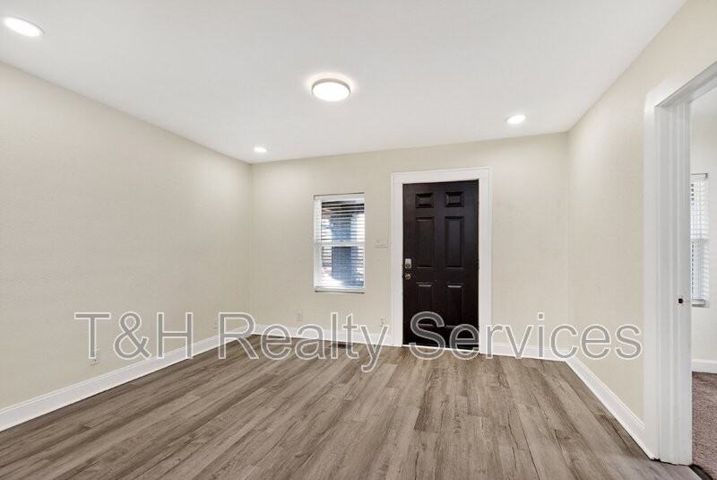 1831 Olive St - Photo 6 of 29