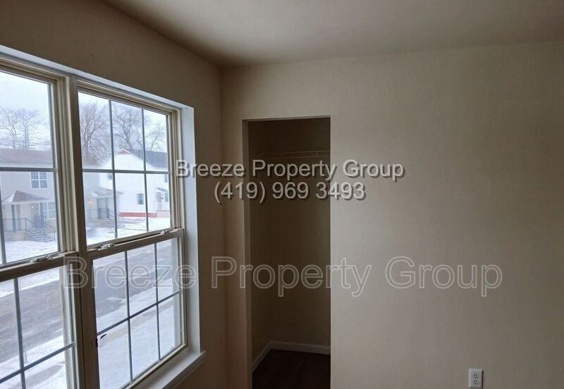 527 Nova St - Photo 2 of 7