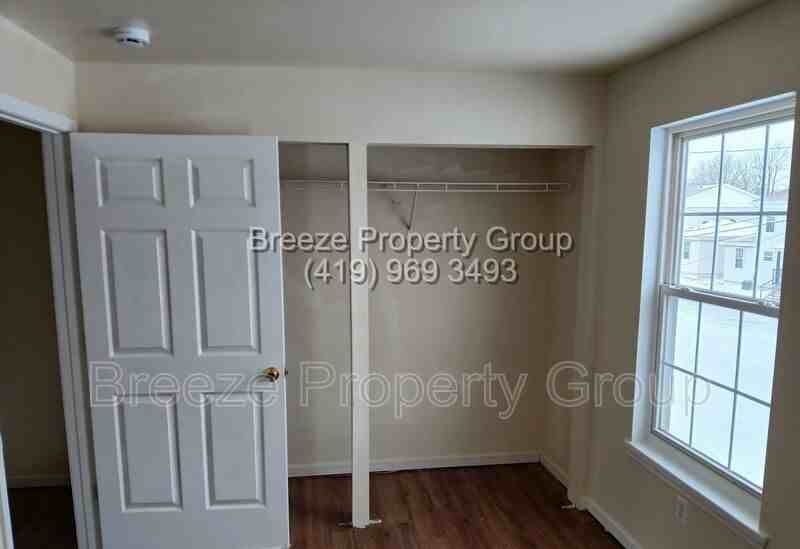 527 Nova St - Photo 3 of 7