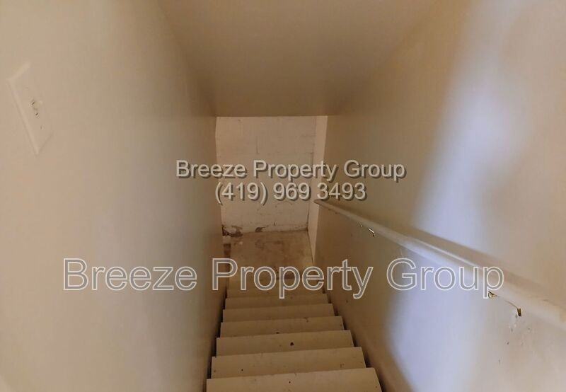 527 Nova St - Photo 4 of 7