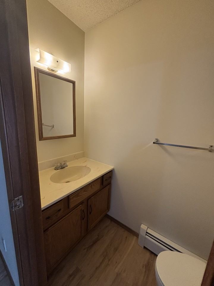 631 East Grove Avenue - Photo 4 of 26