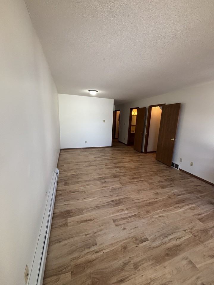 631 East Grove Avenue - Photo 2 of 13