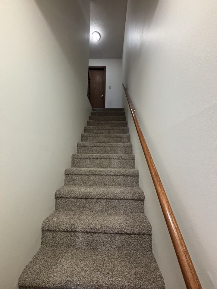 631 East Grove Avenue - Photo 6 of 13