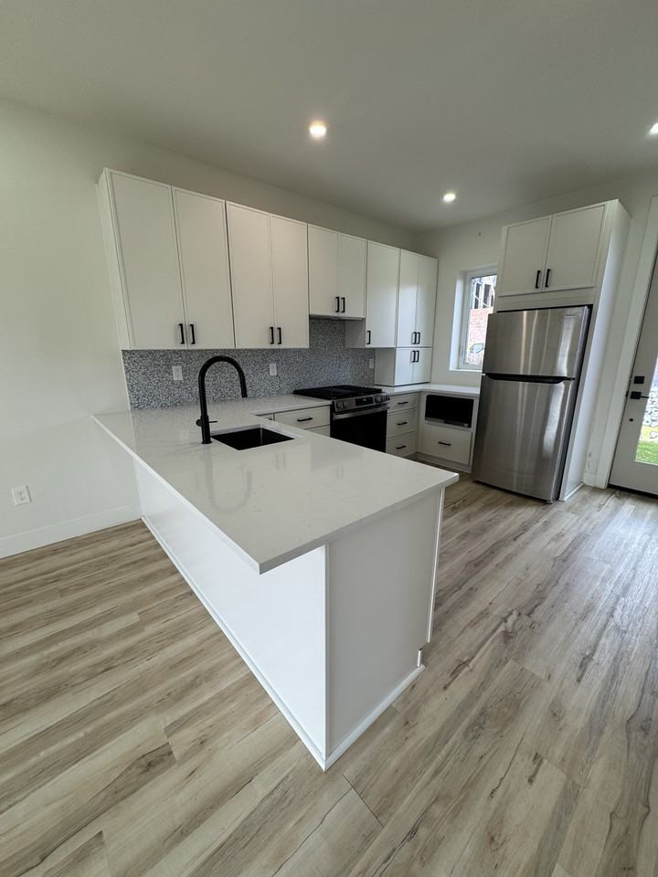 715 West 9th Avenue - Photo 4 of 16