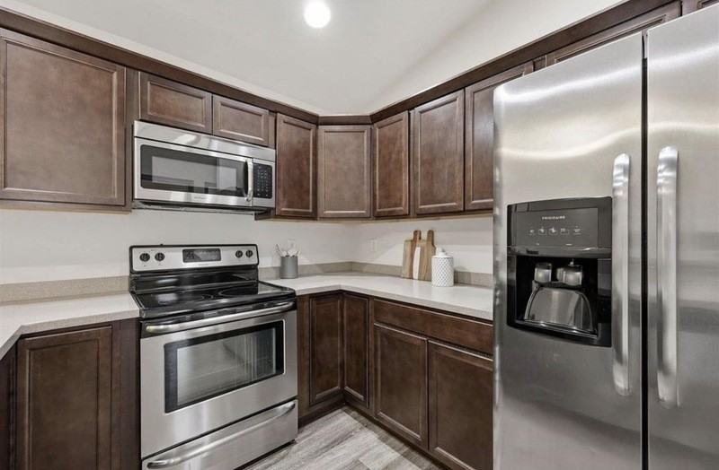 461 Rj Dr - Photo 2 of 27