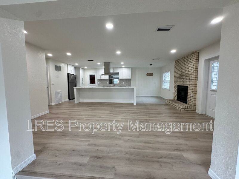 37019 Pine Meadows Ln - Photo 6 of 44