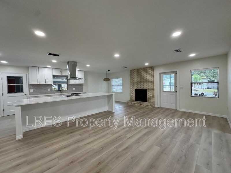 37019 Pine Meadows Ln - Photo 7 of 44