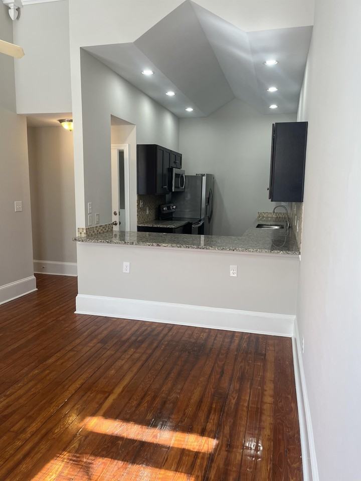 135 E Wilson Ave - Photo 3 of 30