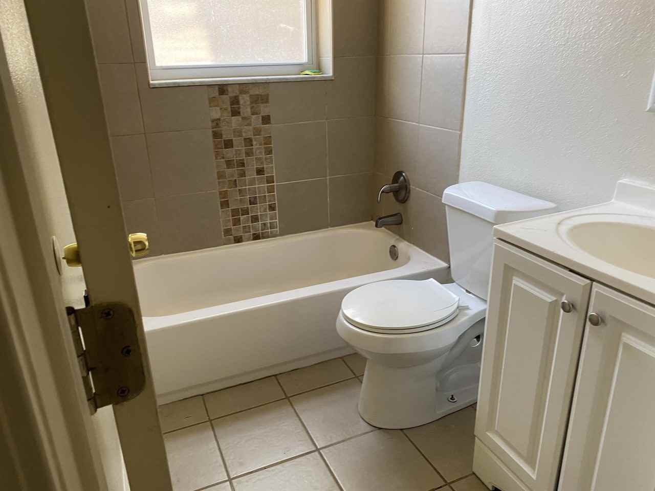 Woodstock Apartments 63135 - Photo 4 of 5