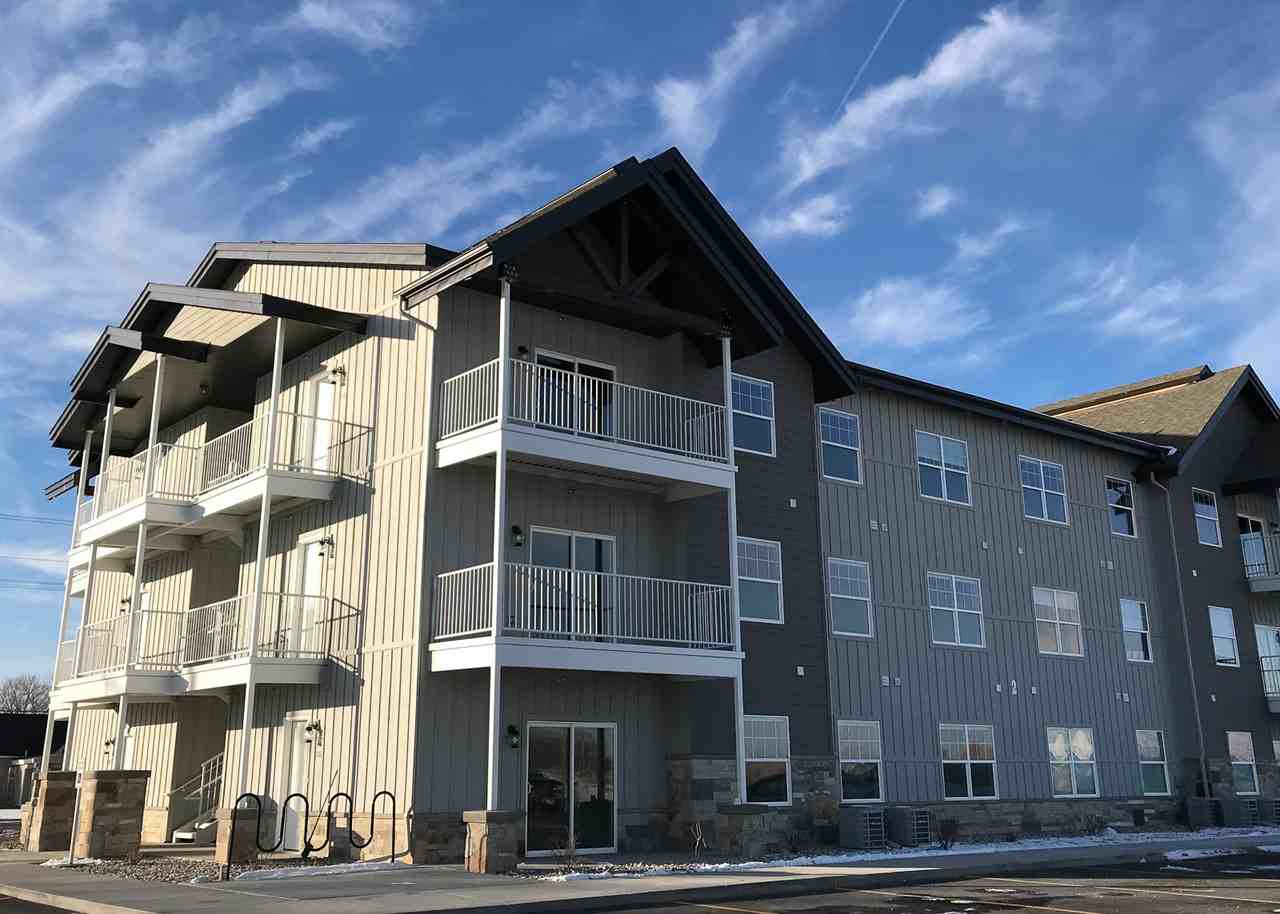 Mountain Shores Apartments - Photo 3 of 8