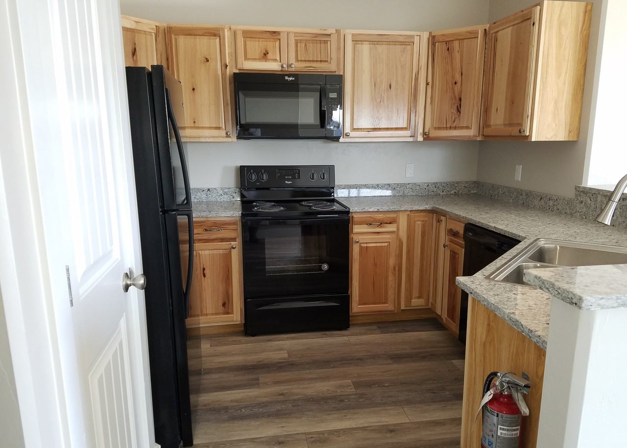 Mountain Shores Apartments - Photo 7 of 8