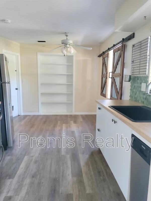 6764 297th Ave N - Photo 4 of 24