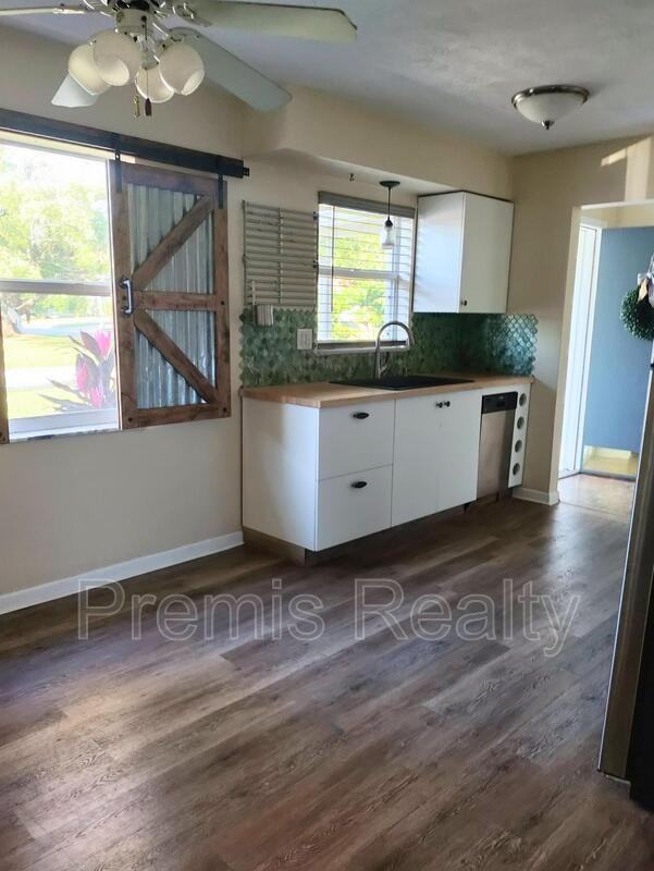 6764 297th Ave N - Photo 6 of 24