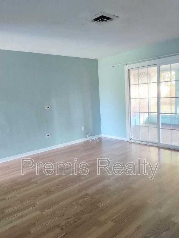 6764 297th Ave N - Photo 5 of 13