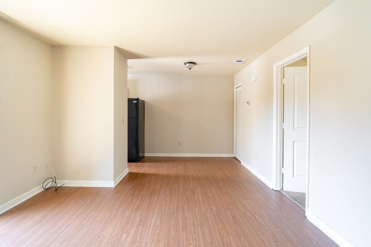 Seminole Village - Photo 4 of 14