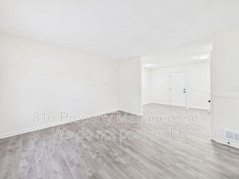 7907 E 51st St - Photo 3 of 23