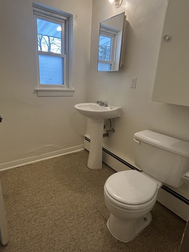 1428 East 41st Street - Photo 3 of 5