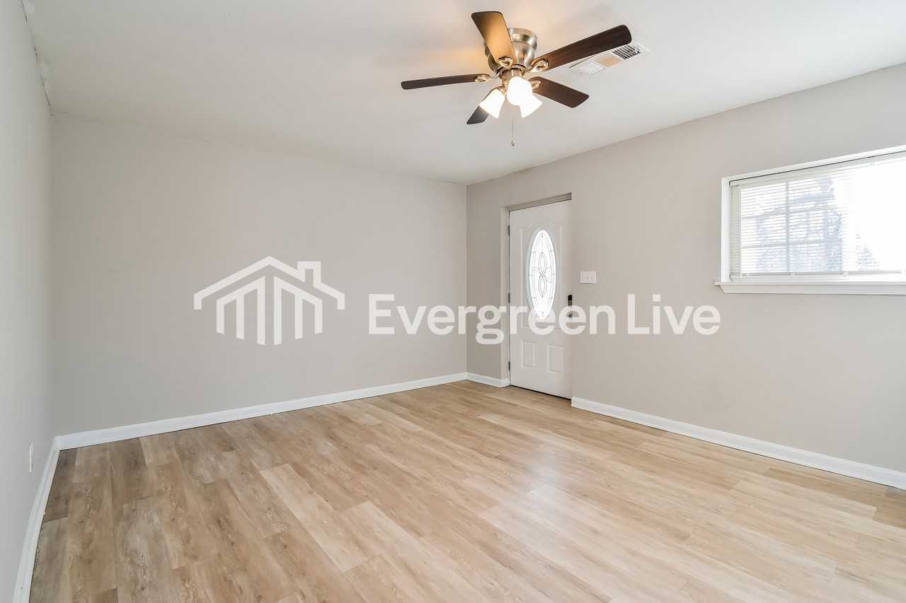 3072 Peggy Rd - Photo 3 of 15