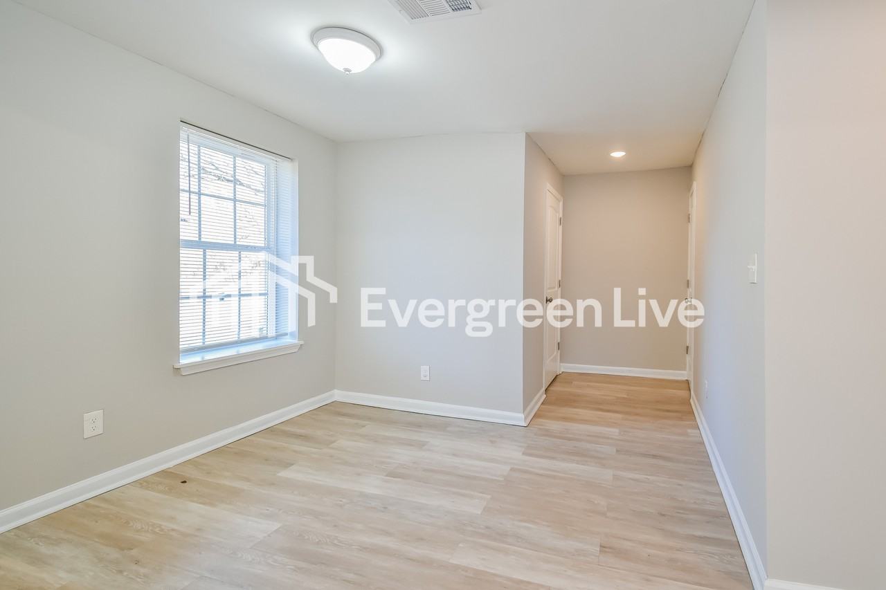 3072 Peggy Rd - Photo 4 of 15