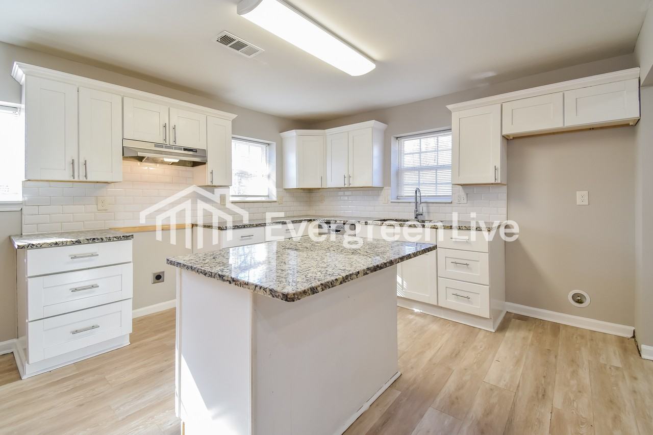 3072 Peggy Rd - Photo 5 of 15