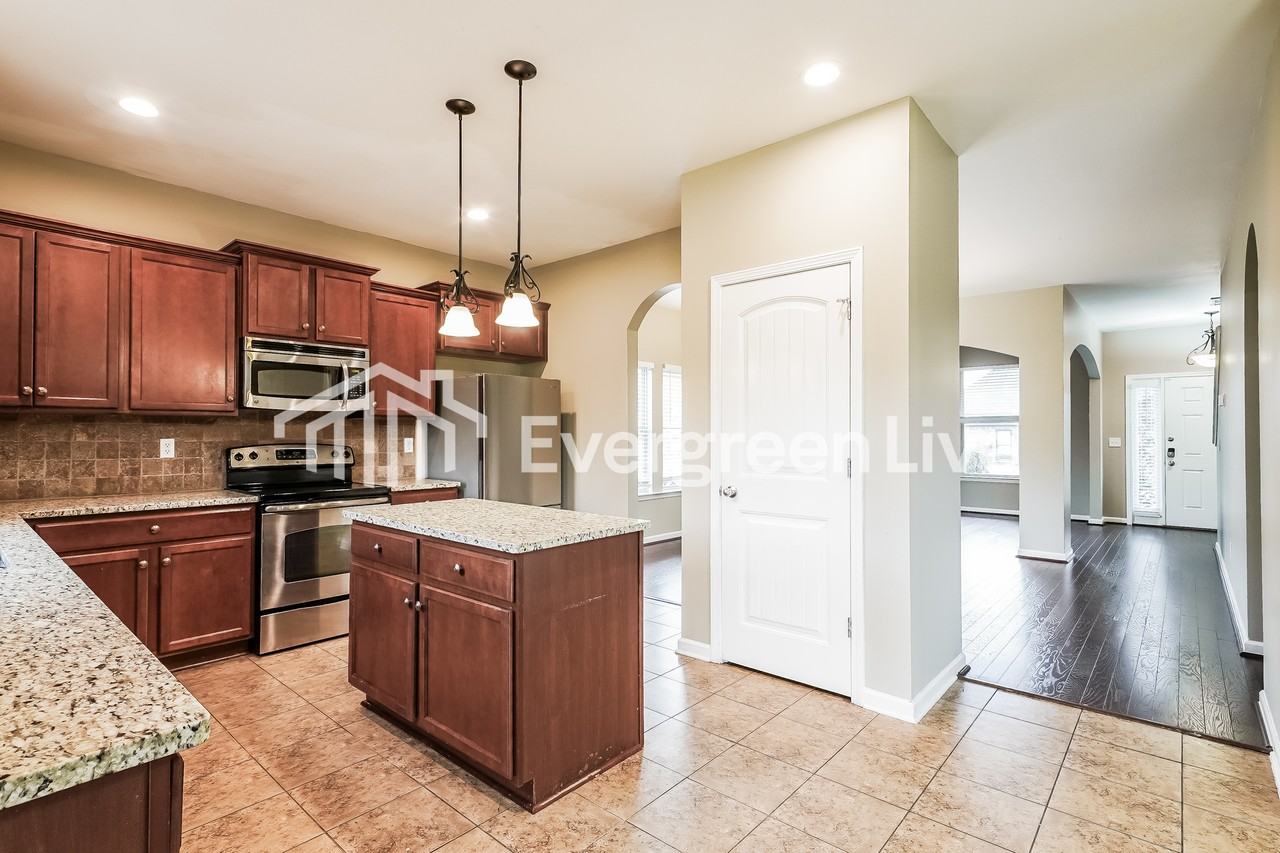 12851 Olmsted Cir - Photo 6 of 15