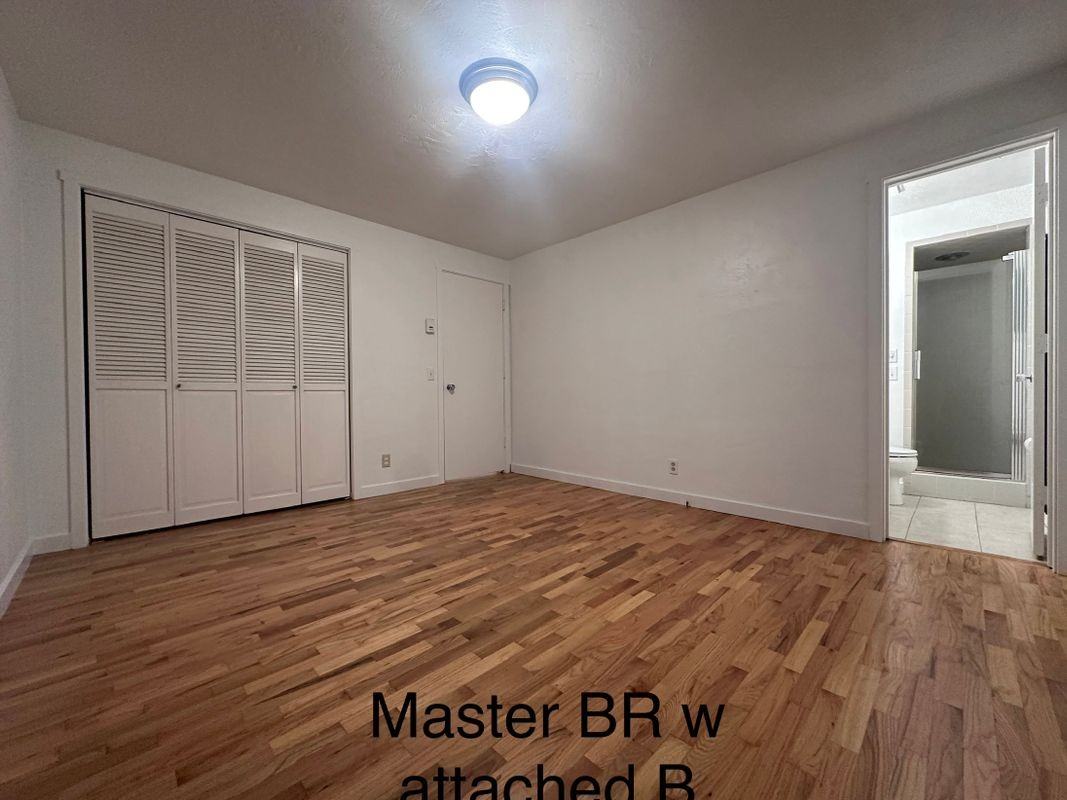 610 Spencer Ct - Photo 2 of 25