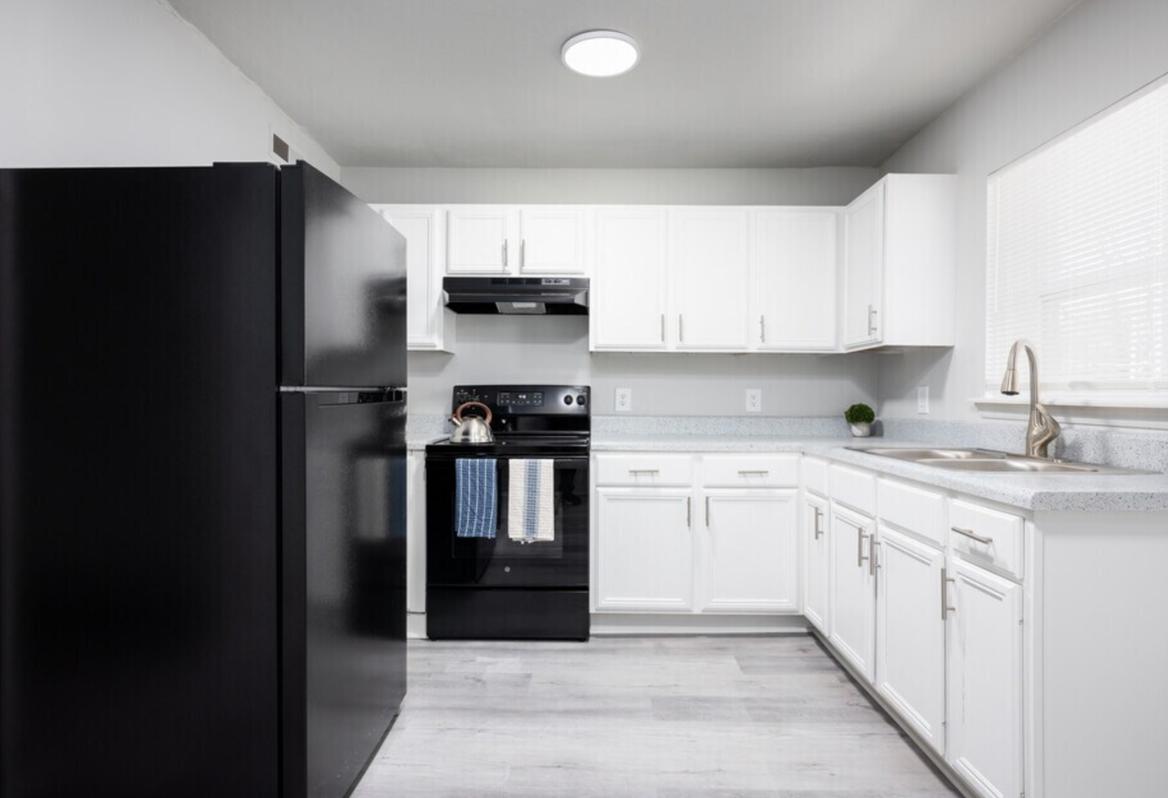 Crestwood Gardens - Photo 5 of 9