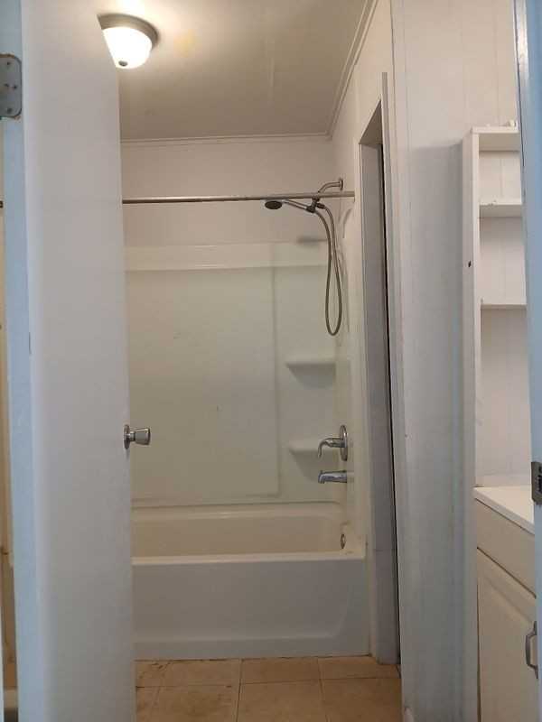 306 Walnut St ##6 - Photo 2 of 3