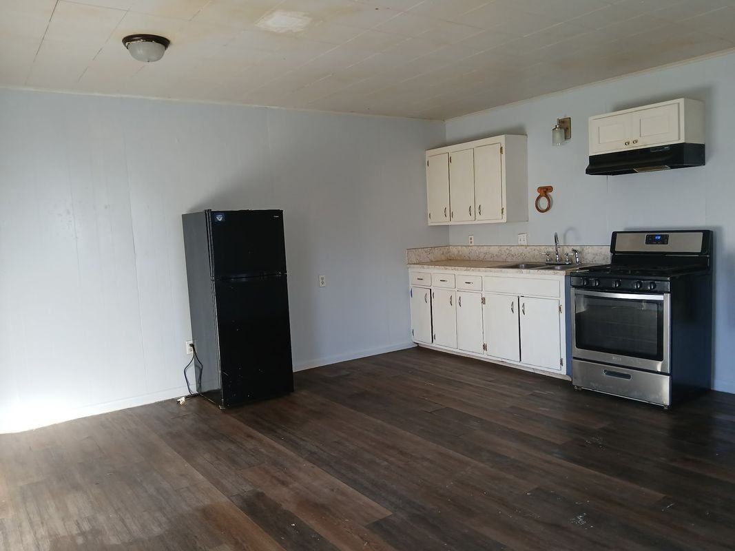 306 Walnut St ##6 - Photo 3 of 3