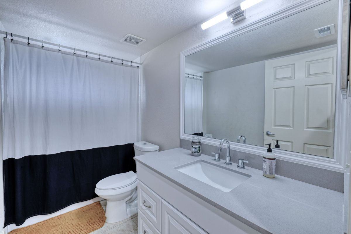 8294 Key Royal Cir - Photo 3 of 29